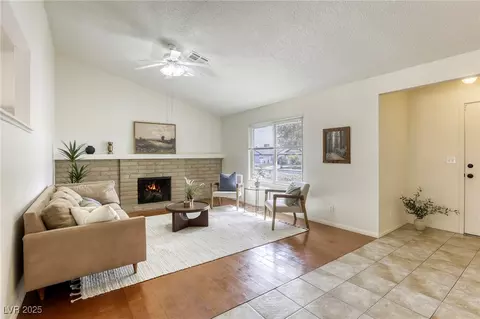 1012 Winwood St, Las Vegas, NV 89108
