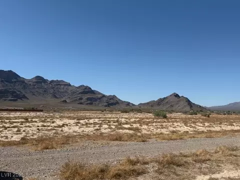 5810 N Da Vinci Ln, Pahrump, NV 89060