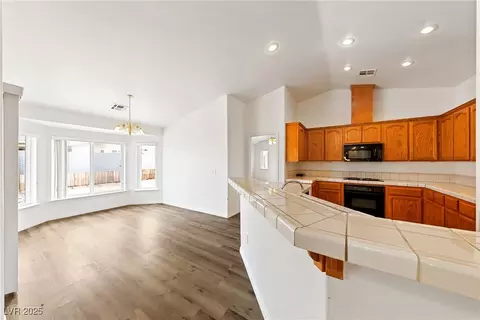 654 Mazelle Ln, Pahrump, NV 89060