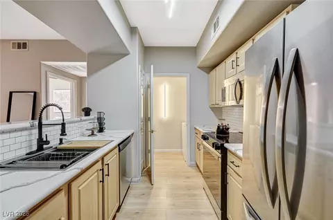 8000 Badura Ave #1007, Las Vegas, NV 89113