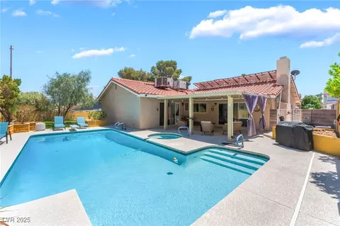 8700 Isola Dr, Las Vegas, NV 89117