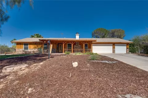 7950 Red Barn Dr, Las Vegas, NV 89123