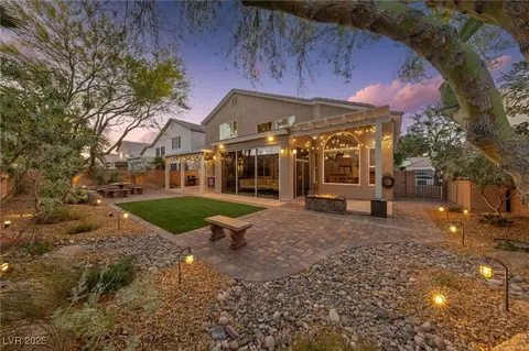 5823 Falling Stream Ave, Las Vegas, NV 89131