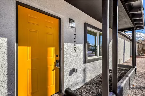1209 S 17th St, Las Vegas, NV 89104