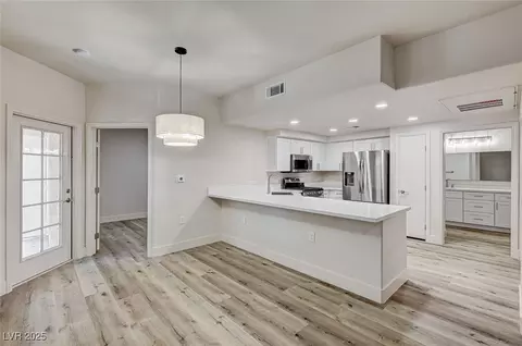 3400 Cabana Dr #1048, Las Vegas, NV 89122