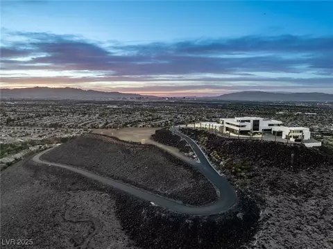 1741 Tangiers Dr, Henderson, NV 89012