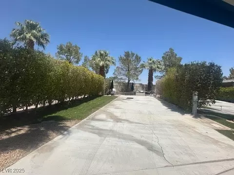 8175 Arville St #11, Las Vegas, NV 89139