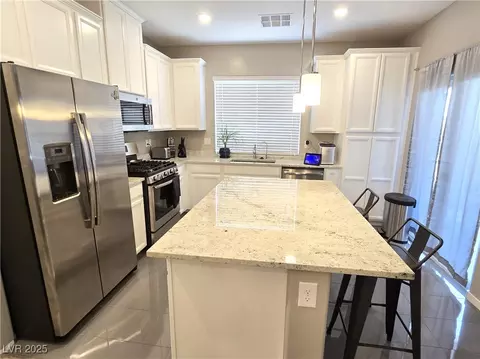 8534 Insignia Ave #101, Las Vegas, NV 89178