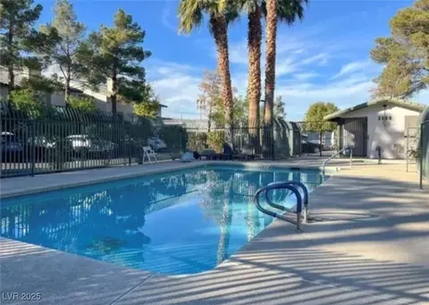 2480 Old Forge Ln #74, Las Vegas, NV 89121