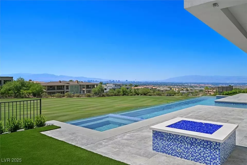 Exterior - 641 Majestic Rim Dr, Henderson, NV 89012 photo 4 of 12