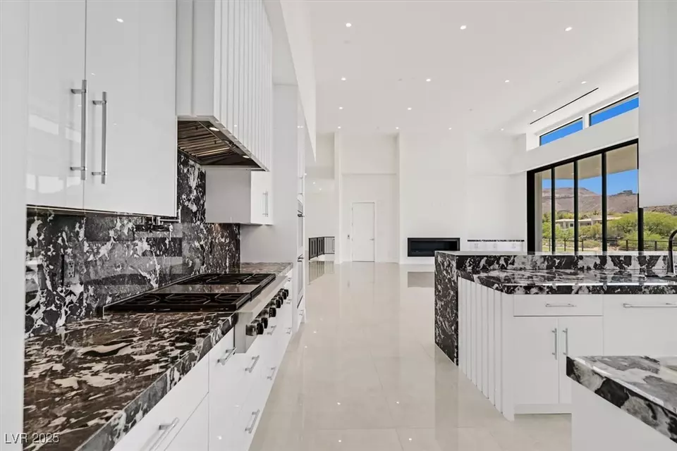 Kitchen - 641 Majestic Rim Dr, Henderson, NV 89012 photo 4 of 5