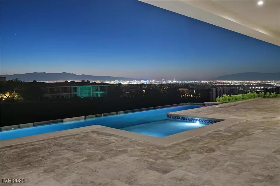 Exterior - 641 Majestic Rim Dr, Henderson, NV 89012 photo 7 of 12