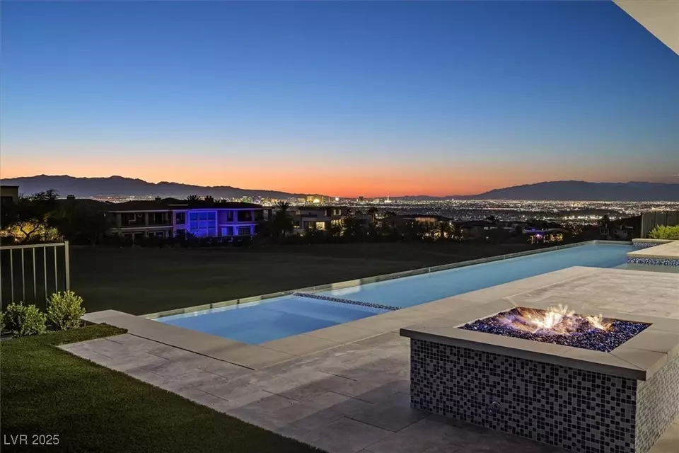 Exterior - 641 Majestic Rim Dr, Henderson, NV 89012 photo 6 of 12