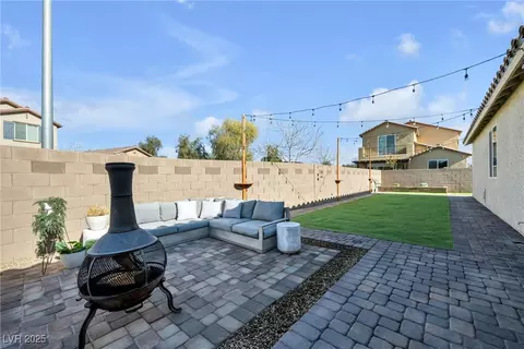 6318 Amber Sunrise St, North Las Vegas, NV 89031