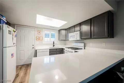 595 Sellers Pl, Henderson, NV 89011