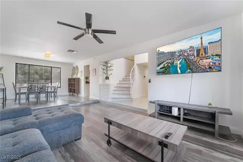 7009 Rawlins Ct, Las Vegas, NV 89128