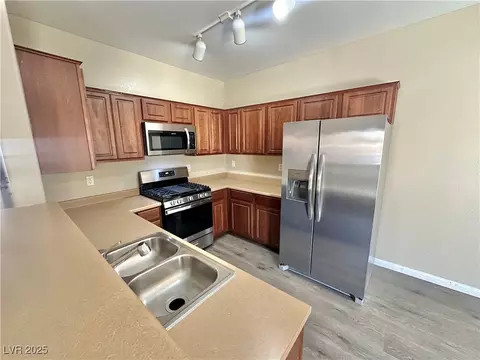 10455 Alpine Edge Ave, Las Vegas, NV 89129
