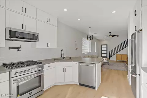 305 Napa Hills Dr, Las Vegas, NV 89144