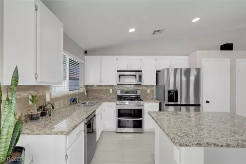 509 Regal Robin Way, North Las Vegas, NV 89084