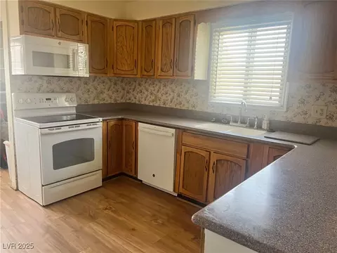 Kitchen - 1465 Ave G, Ely, NV 89301 photo 3 of 3