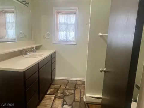 Bath - 1465 Ave G, Ely, NV 89301 photo 4 of 4