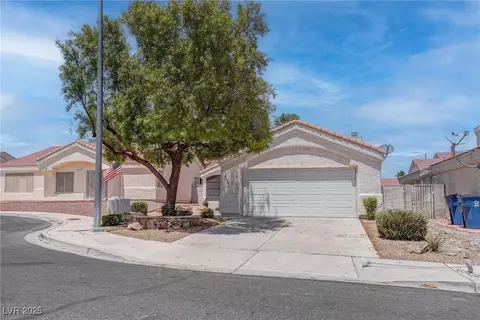 6624 Old Oxford Ave, Las Vegas, NV 89108