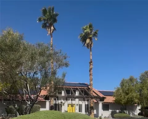 1871 Ski Slope Cir, Las Vegas, NV 89117