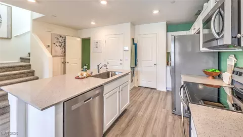 6922 Wrightshire St #22, Las Vegas, NV 89166