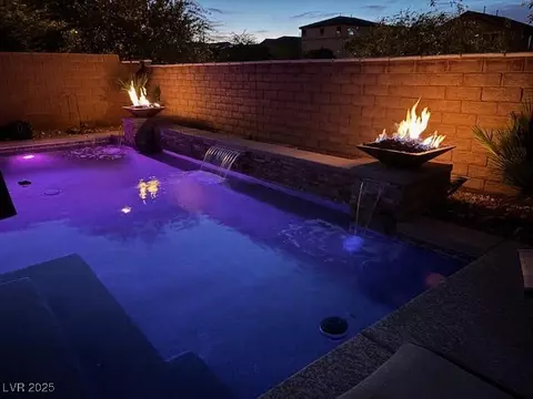 7630 Canyon Diablo Rd, Las Vegas, NV 89179