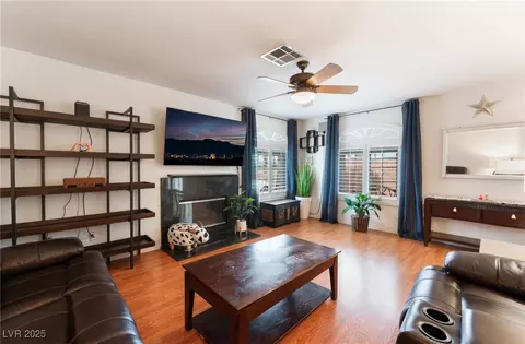 944 Angel Star Ln, Las Vegas, NV 89145