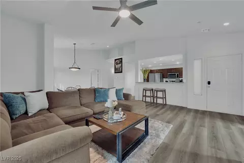 2325 Windmill Pkwy #1023, Henderson, NV 89074