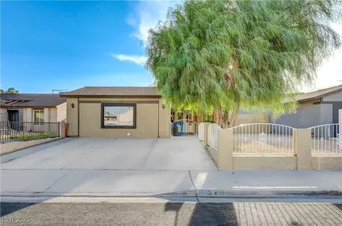 520 Prince Alan Ct, Las Vegas, NV 89110