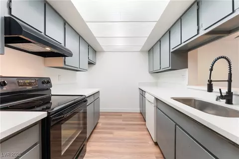 3585 Arville St #403A, Las Vegas, NV 89103