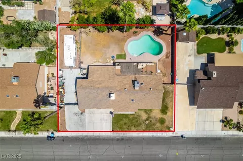 6710 Rocking Horse Ave, Las Vegas, NV 89108