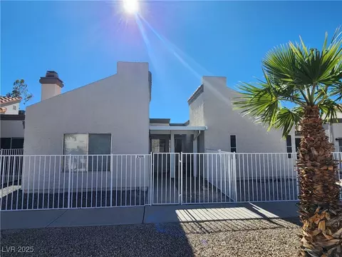 2106 Pebble Creek Ln, Laughlin, NV 89029
