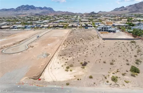467 Mission Dr, Henderson, NV 89002