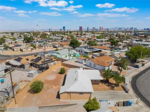 829 Dover Pl, Las Vegas, NV 89107