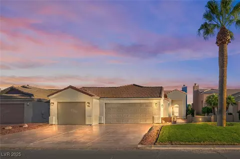 1195 Golf Club Dr, Laughlin, NV 89029