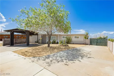 67 Oklahoma Dr, Henderson, NV 89015