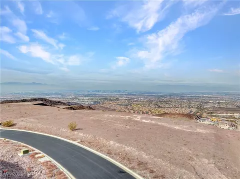 94 Cloudrock Ct, Henderson, NV 89012
