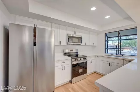 8412 Mulcahy Ave, Las Vegas, NV 89145