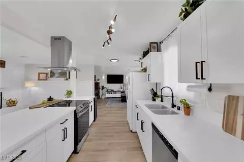 3509 Navajo Way, Las Vegas, NV 89108