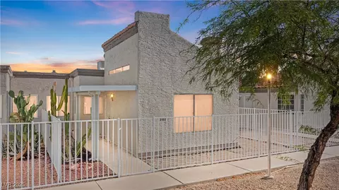 2152 High Dunes Ln, Laughlin, NV 89029