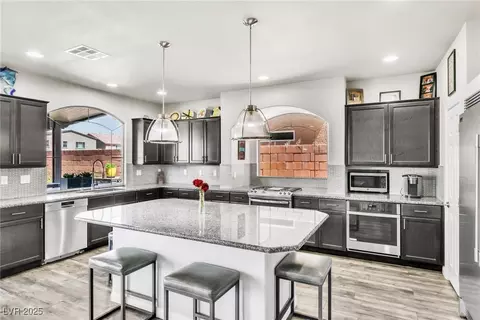 5976 Rockway Glen Ave, Las Vegas, NV 89141