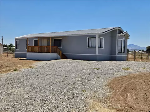 2111 W Mesquite Ave, Pahrump, NV 89060
