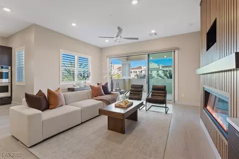 120 Los Cabos Dr #301, Las Vegas, NV 89144