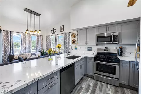 7241 Indian Creek Ln #203, Las Vegas, NV 89149