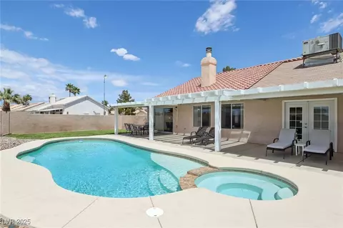 4753 Carefree Dr, Las Vegas, NV 89122