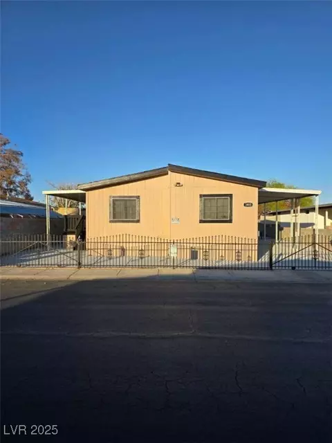 3410 Death Valley Dr, Las Vegas, NV 89122
