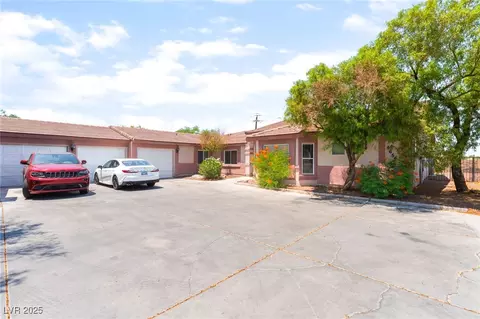 4656 E Desert Inn Rd, Las Vegas, NV 89121
